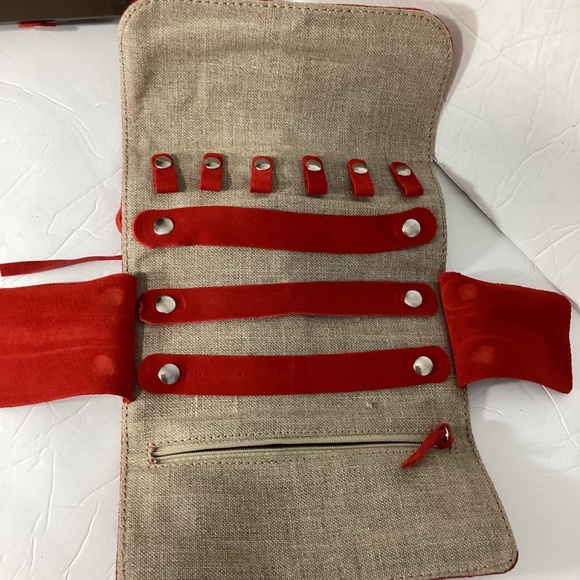 UNO de 50 GENUINE SUEDE RED JEWELRY CASE TRAVEL ROLL COMPACT - Picture 8 of 8